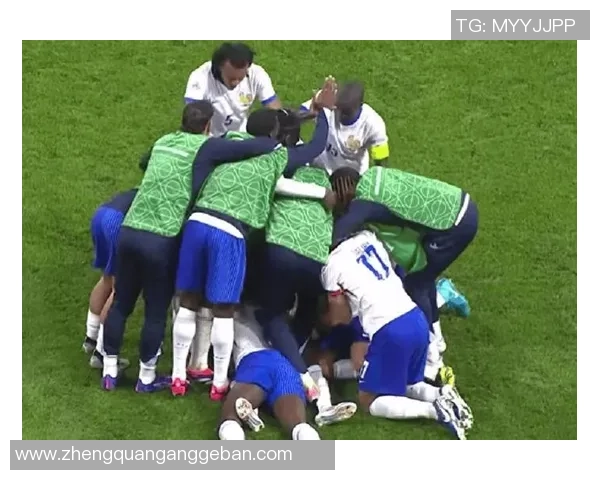 足球巨星泪洒赛场背后的故事 揭开球员哭泣时的真实心情与无奈 足球巨星泪洒赛场背后的故事 揭开球员哭泣时的真实心情与无奈