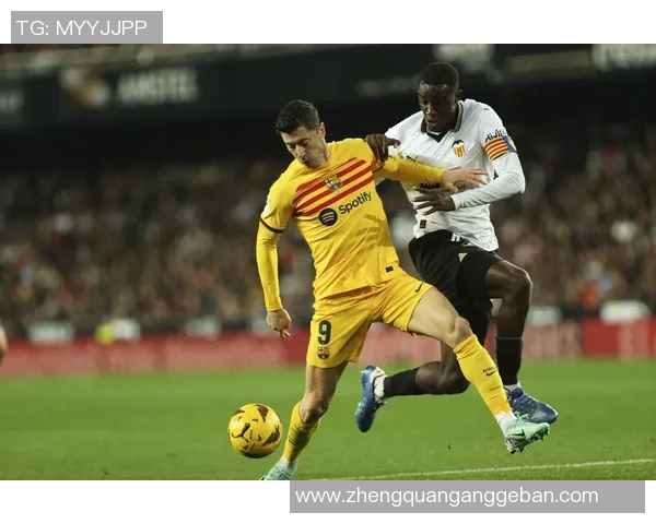 足球历史百大球星评选回顾与展望 荣耀与传奇的交织之路 足球历史百大球星评选回顾与展望 荣耀与传奇的交织之路