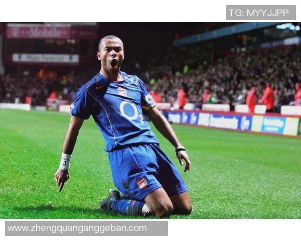 长发足球明星的传奇之路:从绿茵场到世界巅峰的辉煌旅程 长发足球明星的传奇之路:从绿茵场到世界巅峰的辉煌旅程